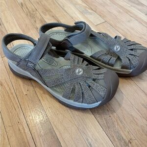 NWOT KEEN Women’s Adventure Rose Sz 7 Sandals